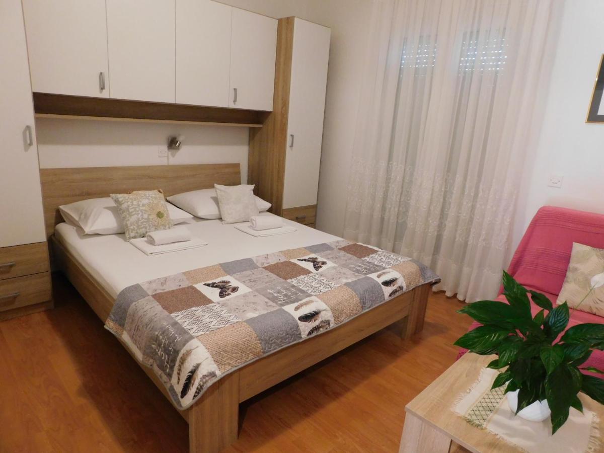 Apartmani Salus Pag Town Extérieur photo