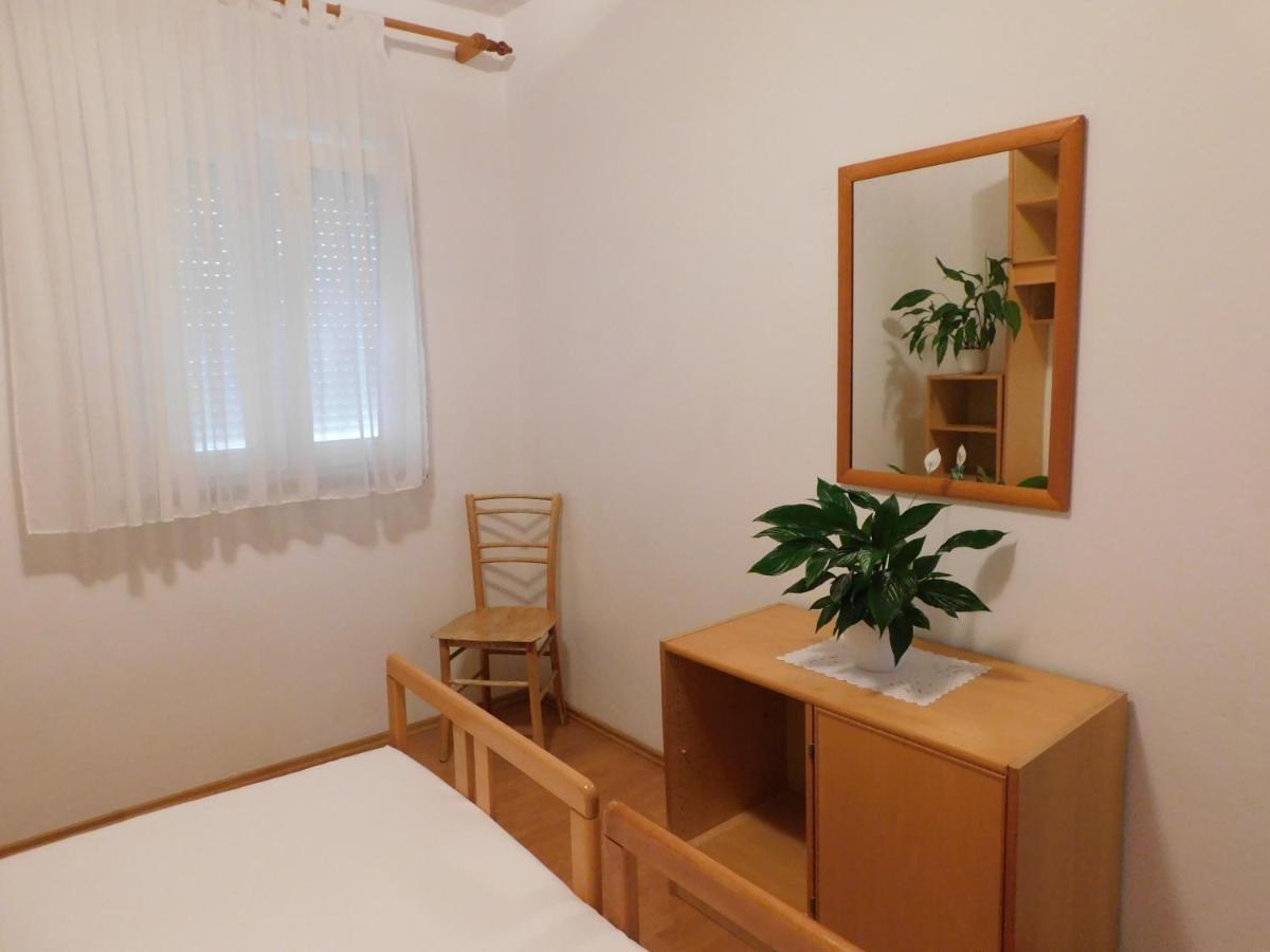 Apartmani Salus Pag Town Extérieur photo