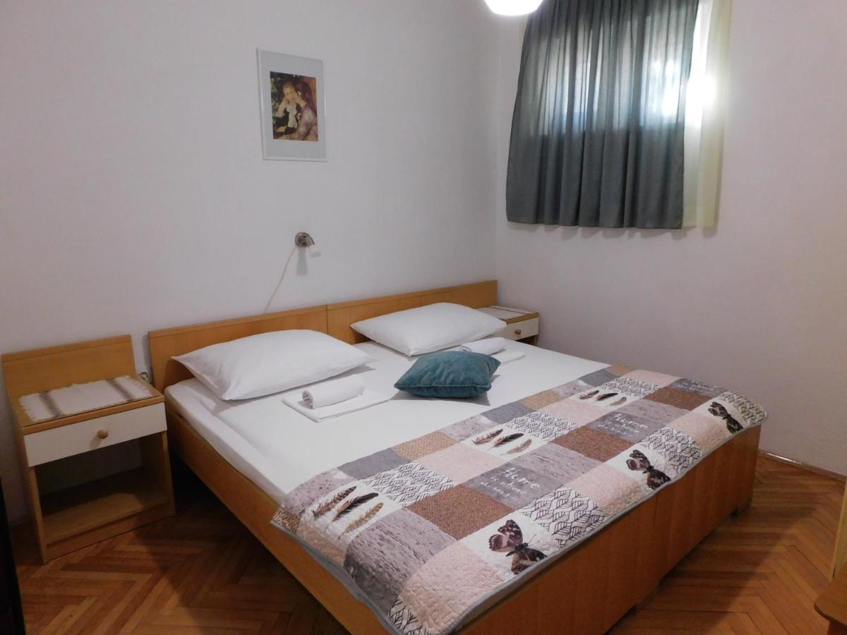 Apartmani Salus Pag Town Extérieur photo