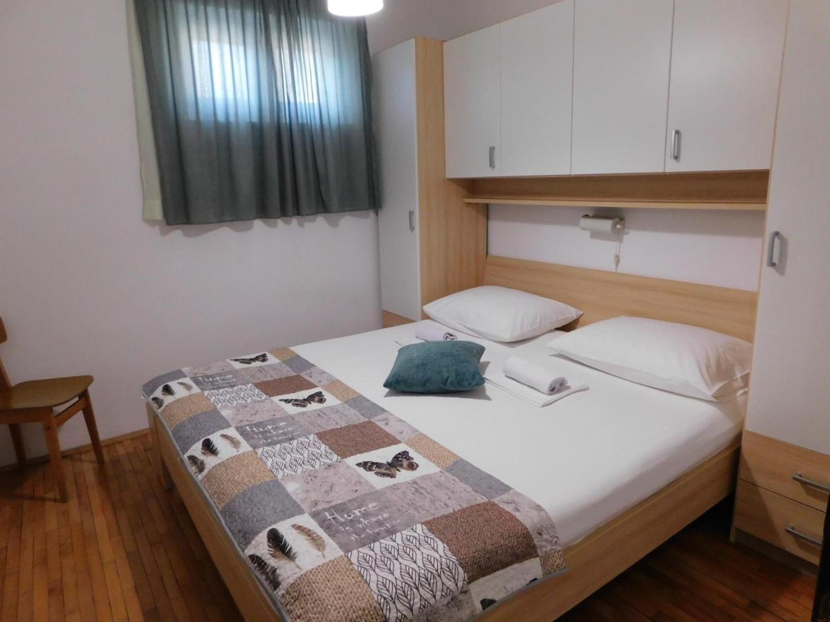Apartmani Salus Pag Town Extérieur photo
