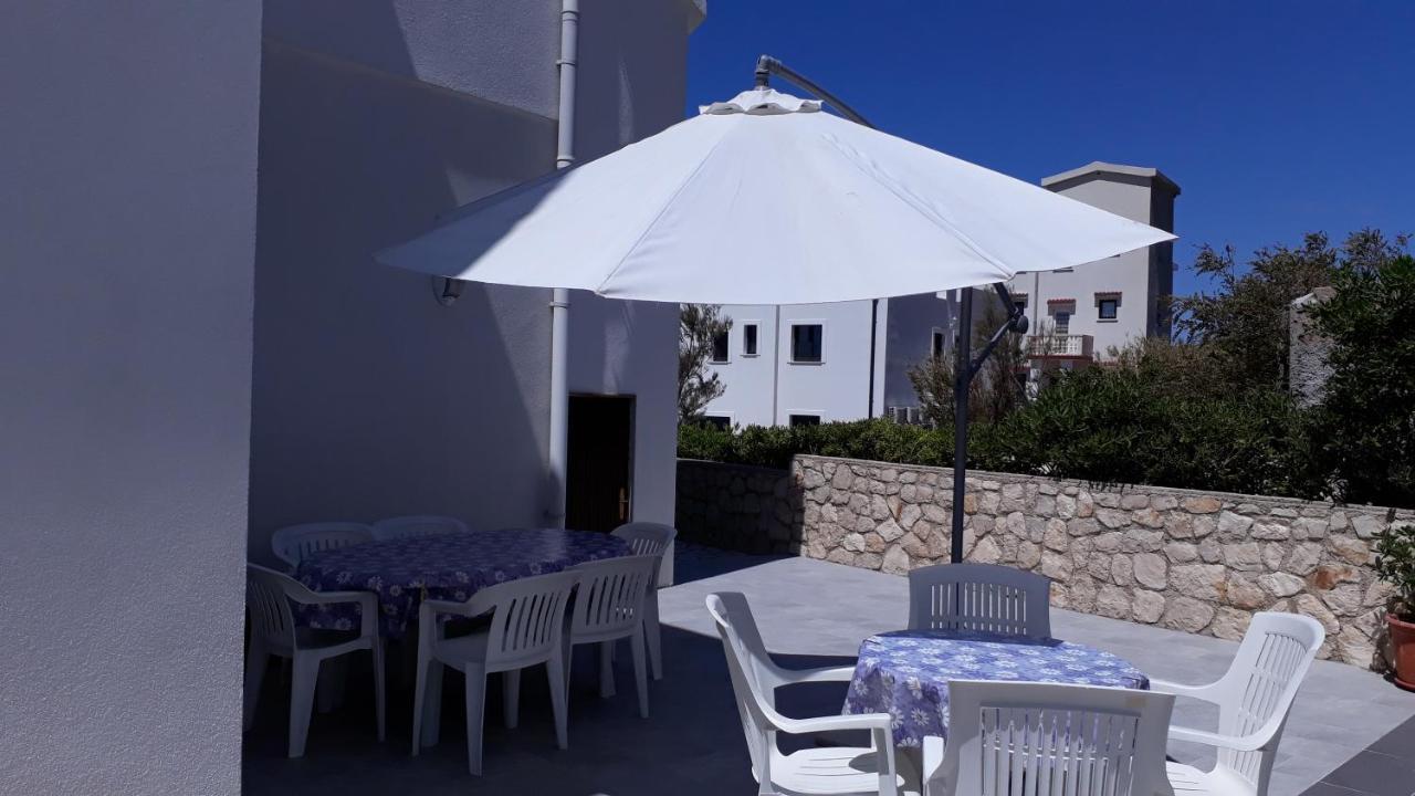 Apartmani Salus Pag Town Extérieur photo