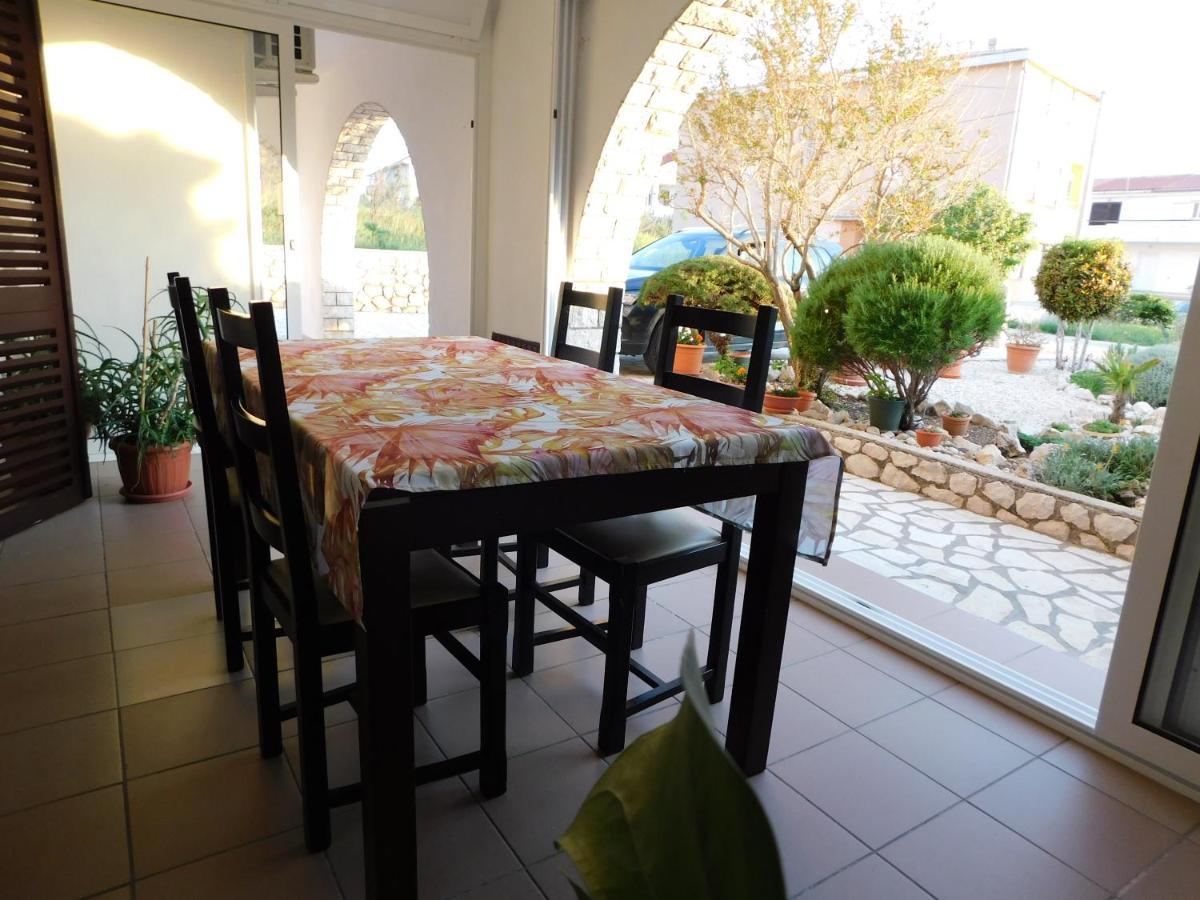 Apartmani Salus Pag Town Extérieur photo